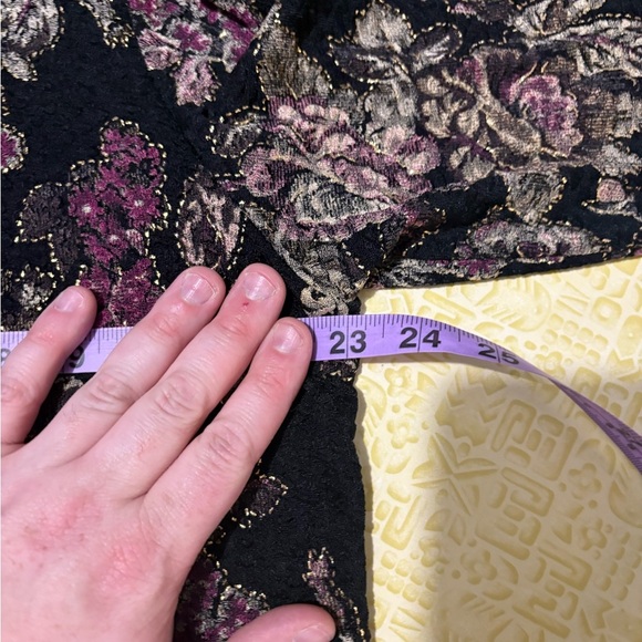 Dressbarn Black and Purple Long Sleeve Blouse with V-Neck 2 Piece set - Picture 13 of 15